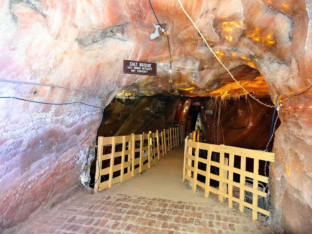 UltiCure Pink Himalayan Rock Salt Powder Jar, 1kg (Additive-Free, Signature Quality) | Premium Sendha Namak Pink Rock Salt Premium |1 kg Namak